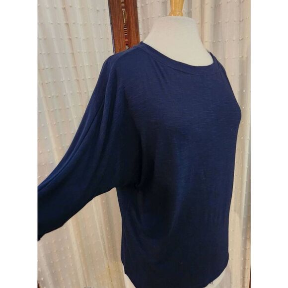 T23 Gilli brand blue Knit with elbow-length bat wing sleeves NWT - Picture 2 of 8